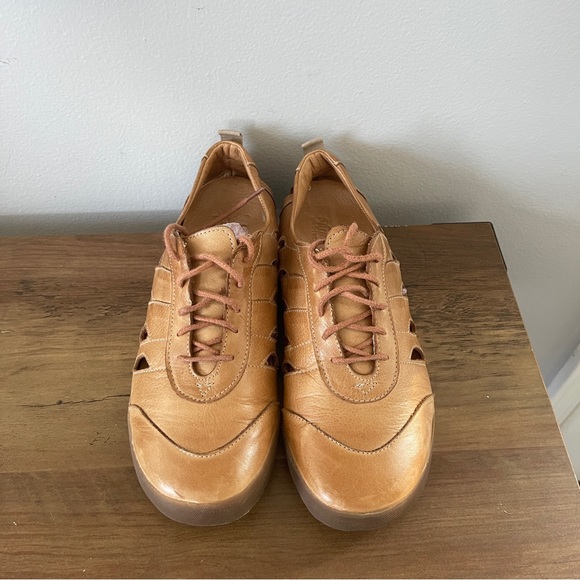 Spring Step Women's Konak Sneaker Size 37 Leather Shoe Cutouts - Picture 4 of 6